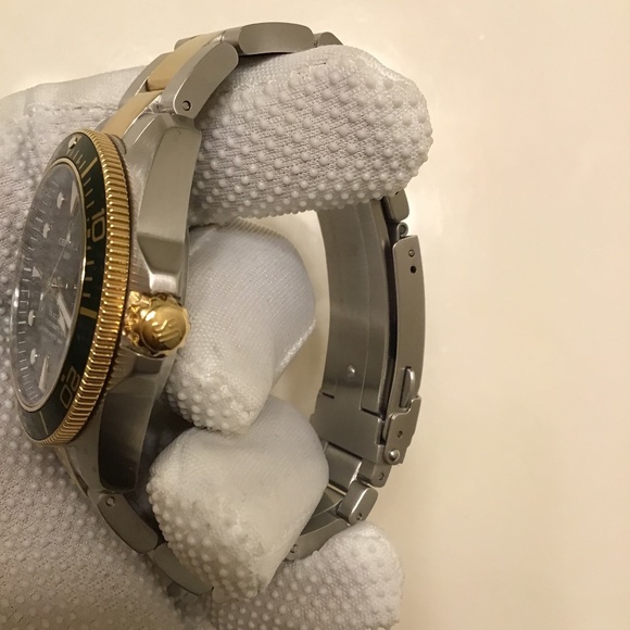 CERTINA DS ACTION POWERMATIC80 BLACK/GREEN/GOLD ON BRACELET 38MM - Picture 9 of 16